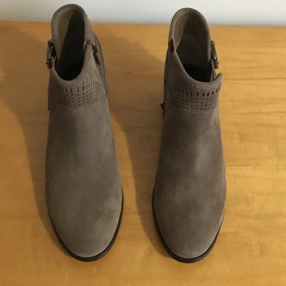 Vince Camuto Pralata Brown Suede Leather Buckle Zip Ankle Booties Womens Size 8M - Picture 2 of 10